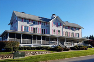 Harbor House Inn